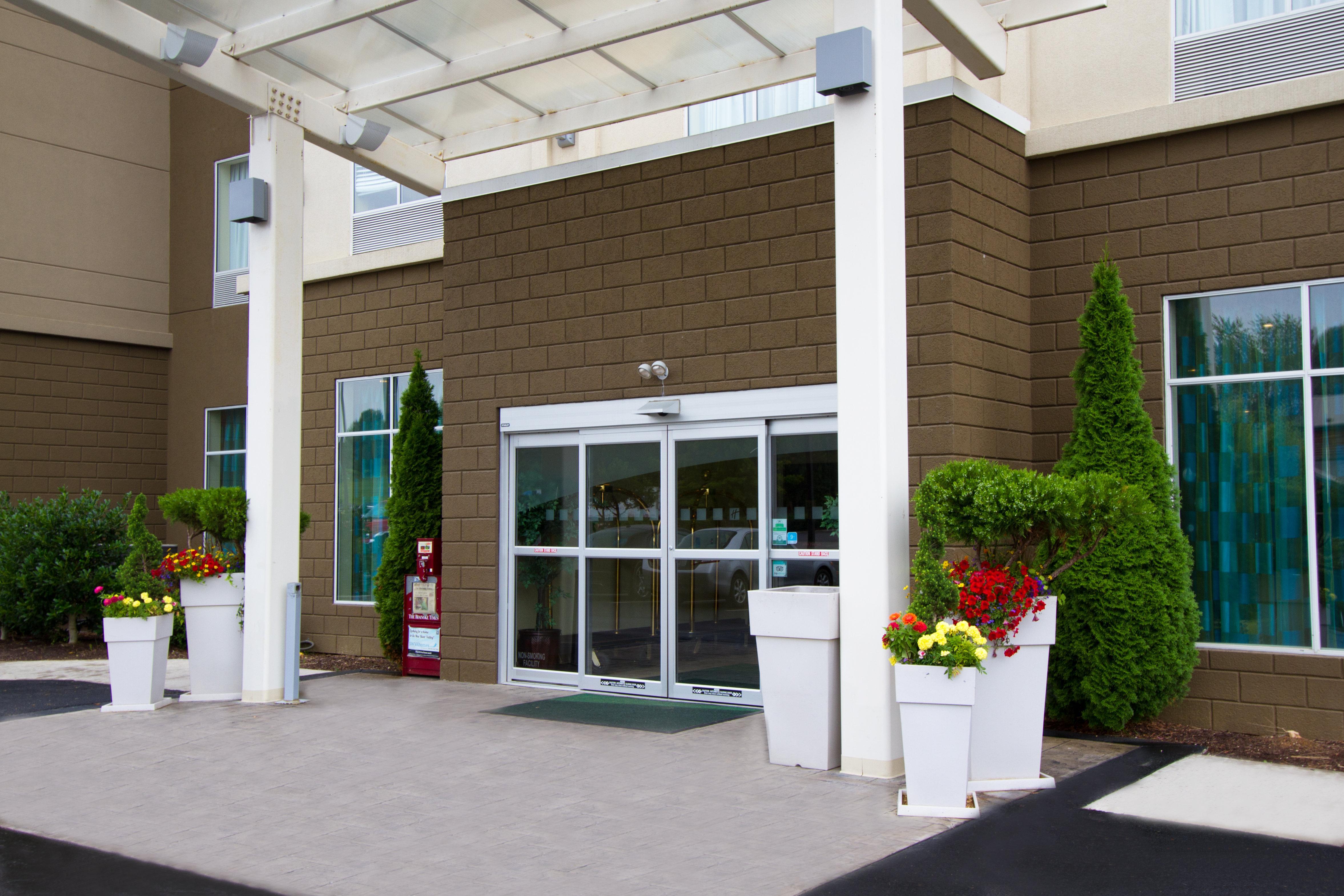 Holiday Inn Christiansburg Blacksburg By Ihg Zewnętrze zdjęcie